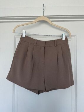 Aritzia Taupe Effortless Shorts